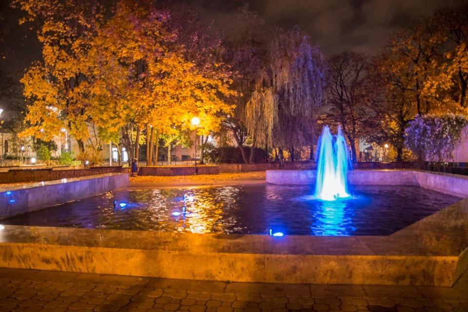 Family & Business Elegant Apartments Rynek Centrum Downtown - 2 Bedroom, Balcony, Parking Кельце Экстерьер фото