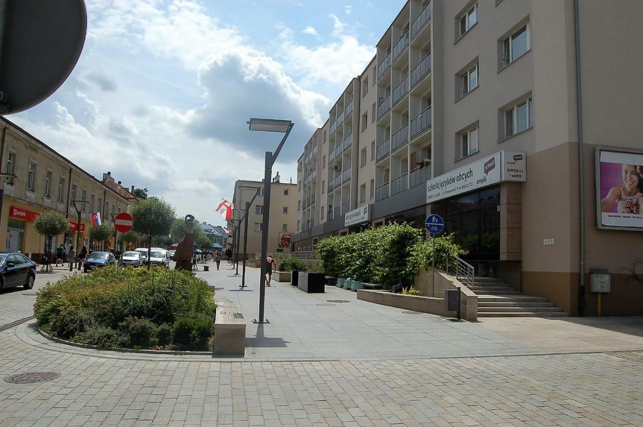 Family & Business Elegant Apartments Rynek Centrum Downtown - 2 Bedroom, Balcony, Parking Кельце Экстерьер фото