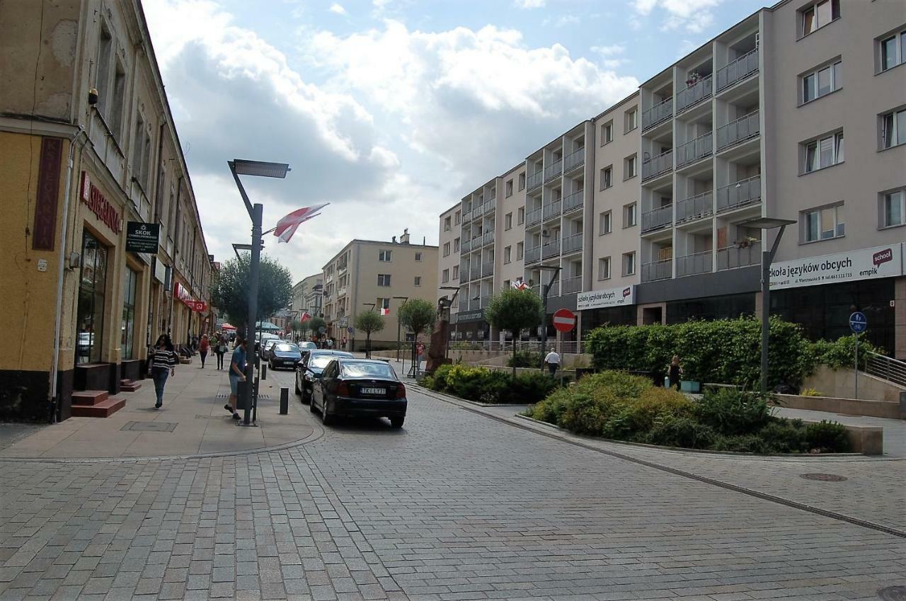Family & Business Elegant Apartments Rynek Centrum Downtown - 2 Bedroom, Balcony, Parking Кельце Экстерьер фото