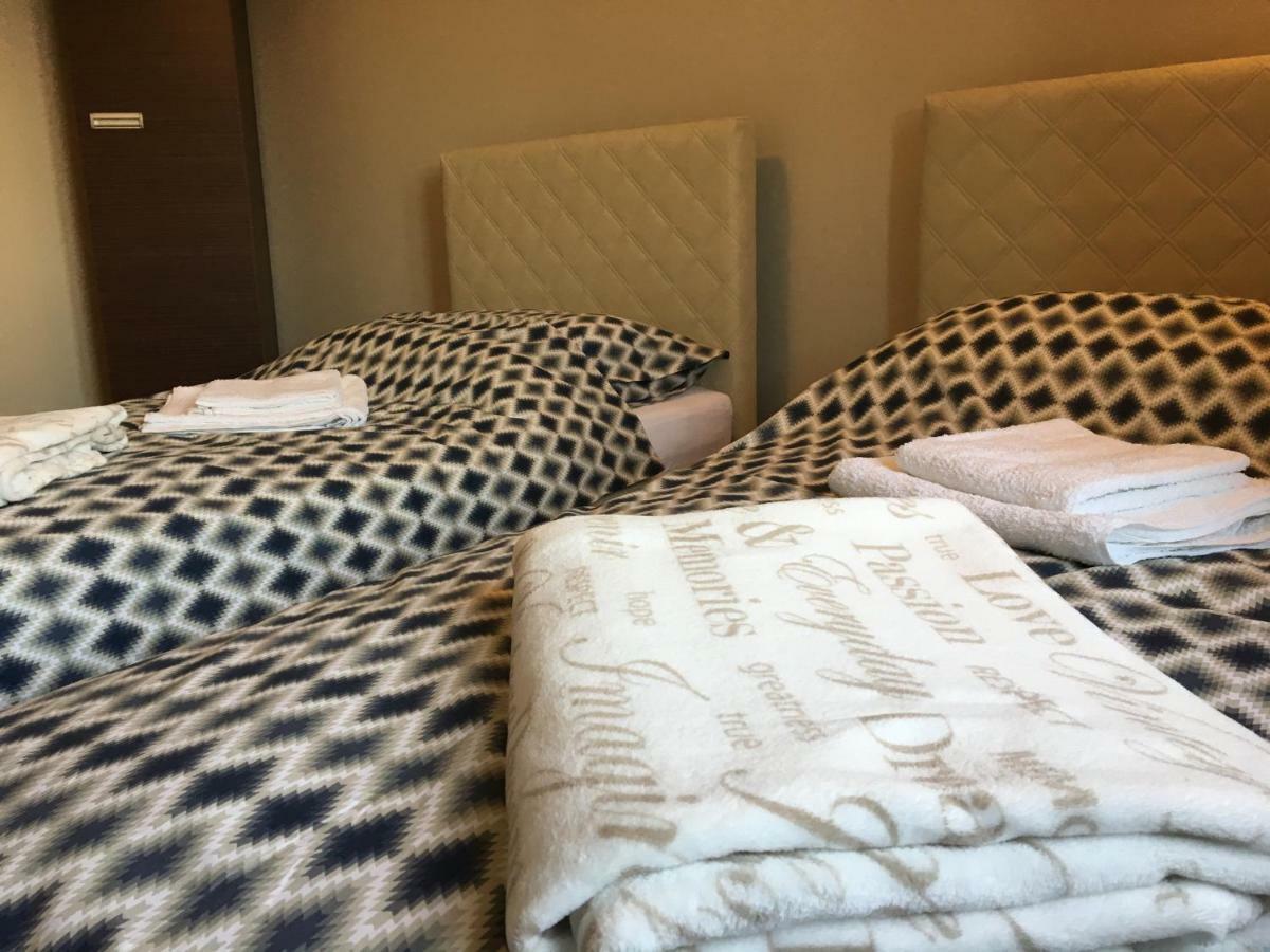 Family & Business Elegant Apartments Rynek Centrum Downtown - 2 Bedroom, Balcony, Parking Кельце Экстерьер фото