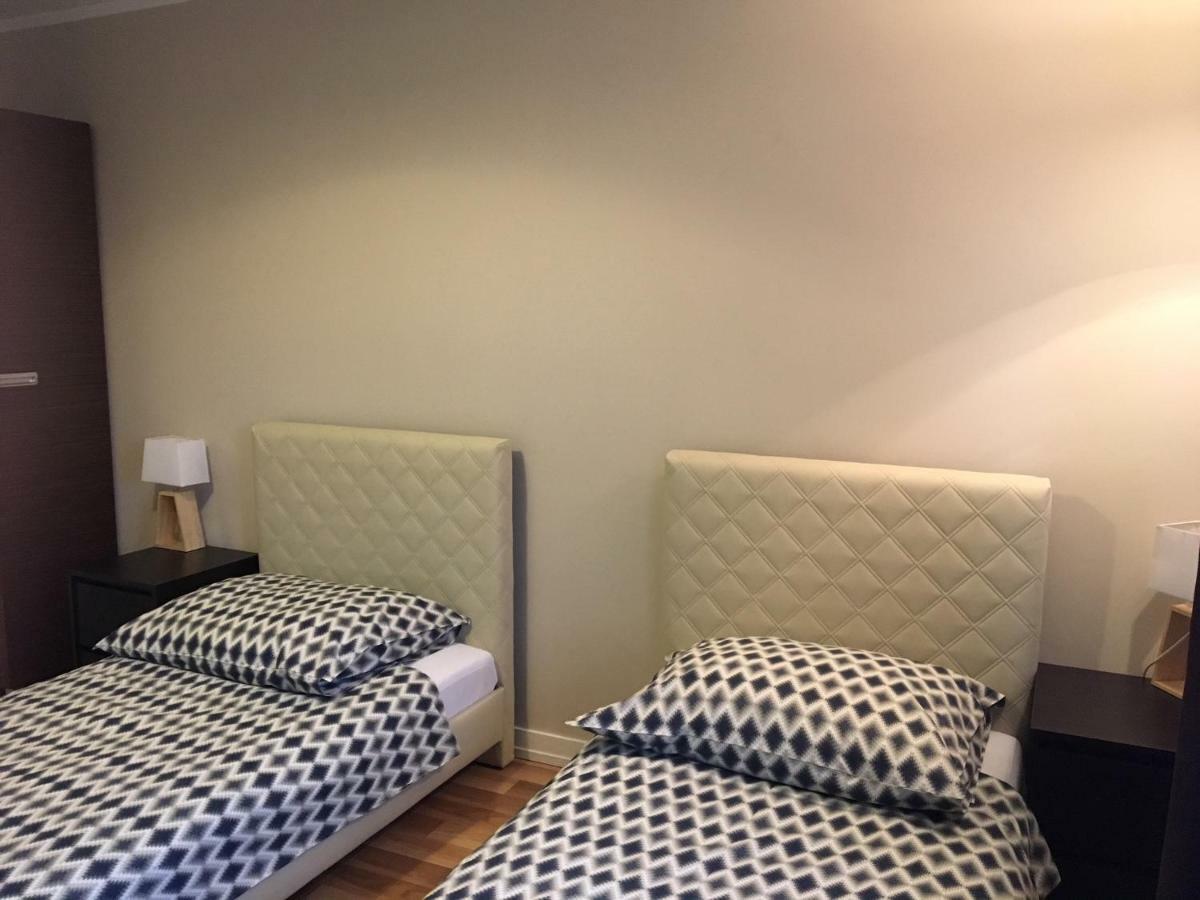 Family & Business Elegant Apartments Rynek Centrum Downtown - 2 Bedroom, Balcony, Parking Кельце Экстерьер фото